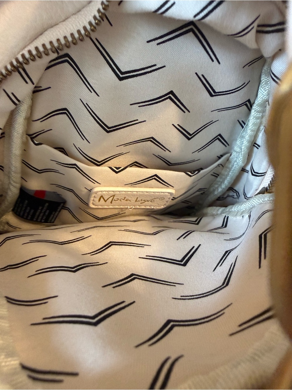 Moda Luxe NWT Cream Crossbody Sling Bag with Patterned Strap. - Picture 6 of 6